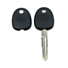 Cargar imagen en el visor de la galería, 1995-2008 Hyundai/KIA HY12/HYN7R Transponder Key Shell, Aftermarket