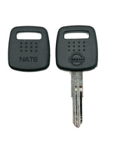 Cargar imagen en el visor de la galería, 1999 Nissan/Infinity NSN11T2 Transponder Key Shell, Aftermarket